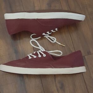 Separate Issue Vintage Burgundy Canvas Lace Up Low Top‎ Sneakers